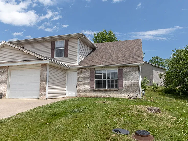 1412 N Frideriki Dr — Photo 1
