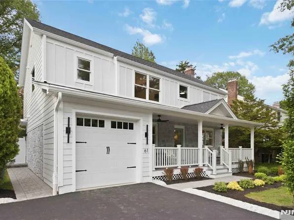 61 Surrey Ln, Tenafly, NJ 07670