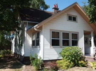 415 W 7th St, Cedar Falls, IA 50613