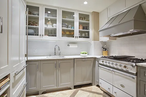 Sold by Stribling | media 3