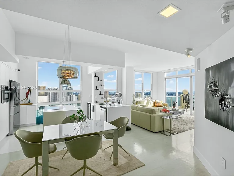 1155 Brickell Bay Dr #Penthouse 210 — Photo 4