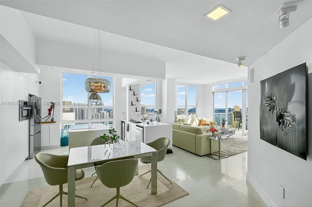 Photo 2 of 25 - 1155 Brickell Bay Dr #Penthouse 210 - Miami, FL Building Photo - 1155 Brickell Bay Dr #Penthouse 210