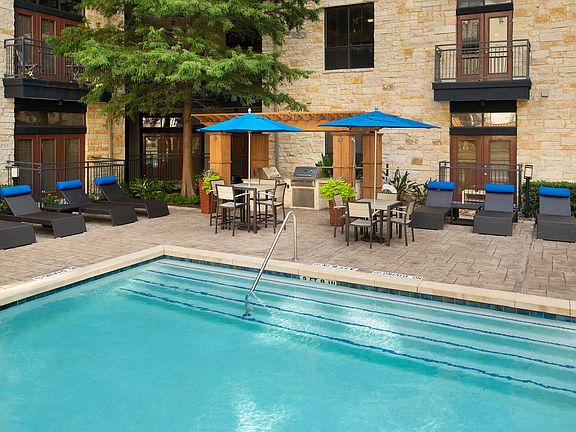 Pool and Outdoor Lounge