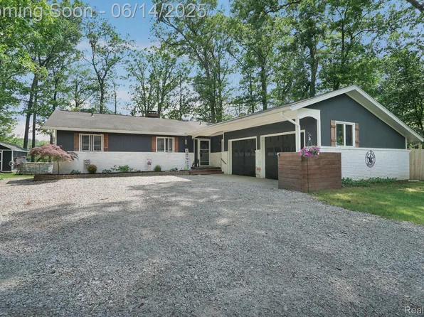 4179 Davison Rd, Lapeer, MI 48446