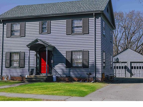 4th image of 915 1st Ave SE
