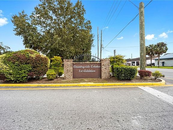 2nd image of 3430 NE 41st Pl
