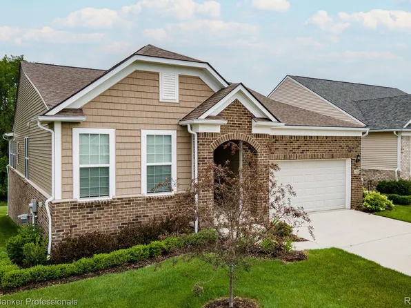 1166 Lark St, Lake Orion, MI 48360