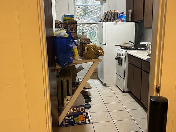 5th image of 320 S Bouquet St Floor 1