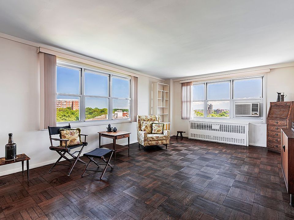 1st image of 3935 Blackstone Ave APT 10C