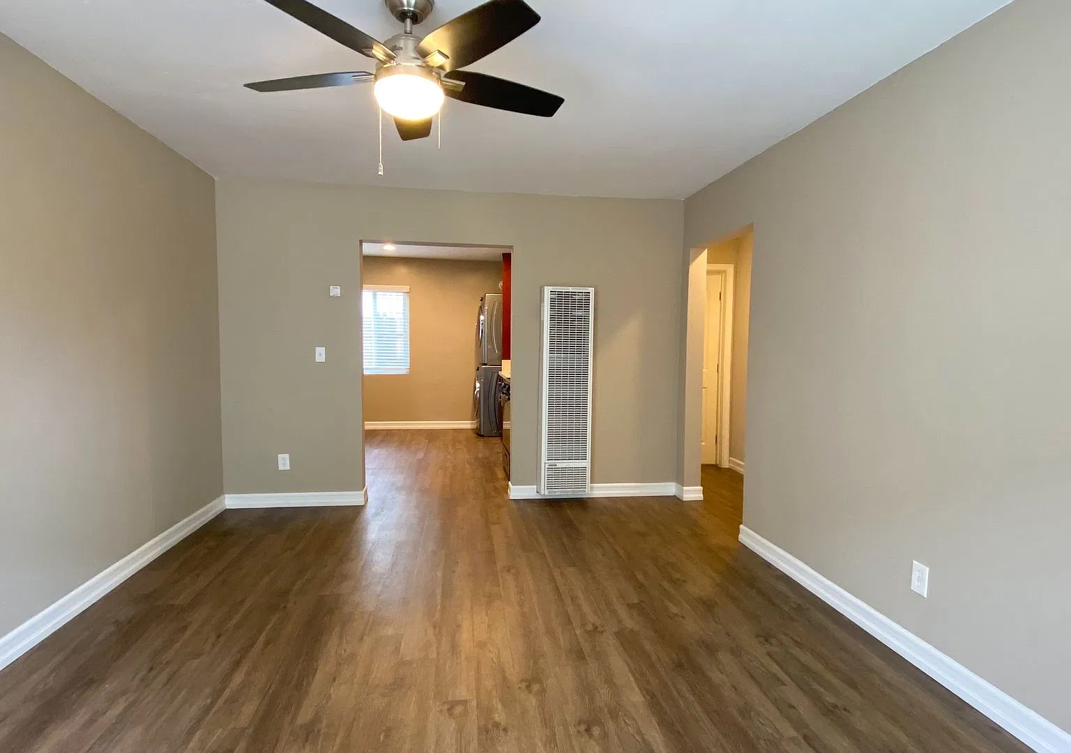 Spacious and Modern 2 Bedroom with In Unit Laundry Close to SDSU — Photo 3