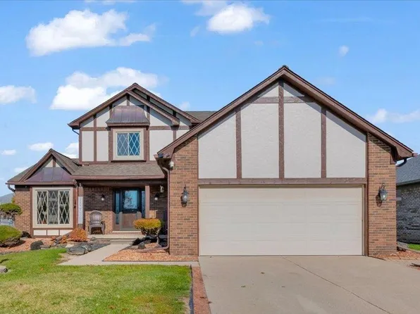 28771 Squire Dr, Chesterfield, MI 48047