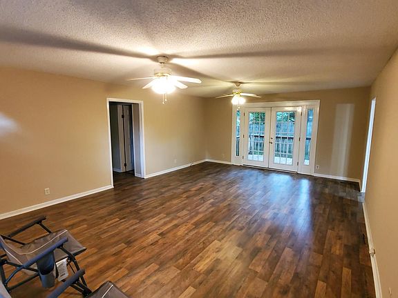 4th image of 708 Waddell Dr