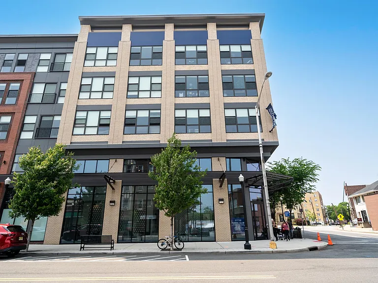 389 Main St — Photo 49