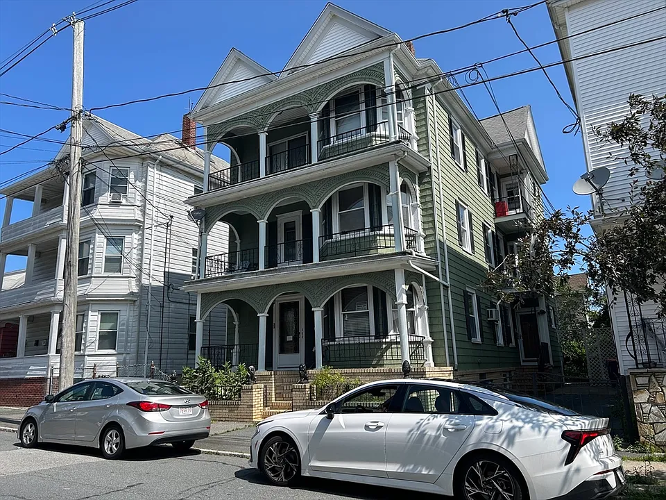 33 Sidney St #2