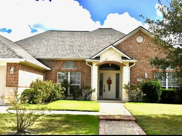 2700 Colony Glen Dr, Bryan, TX 77808