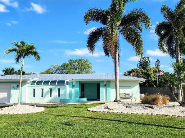 683 SE Harborview Dr, Pt Saint Lucie, FL 34983