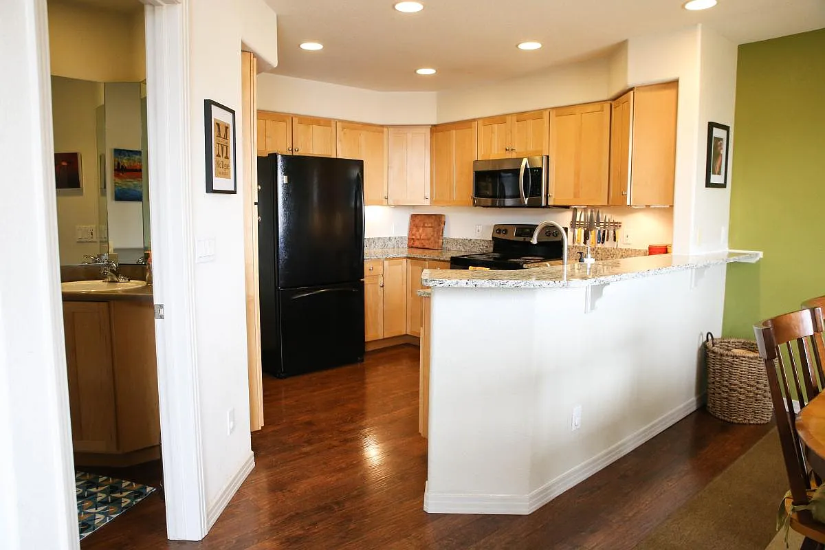 Kitchen - 2028 Centennial Dr