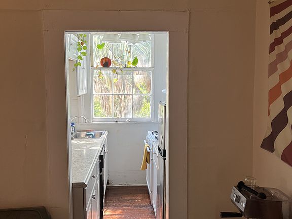 3rd image of 3222 Prytania St #11551319