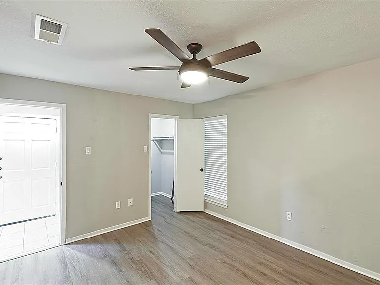 889 Dublin Dr #D — Photo 18