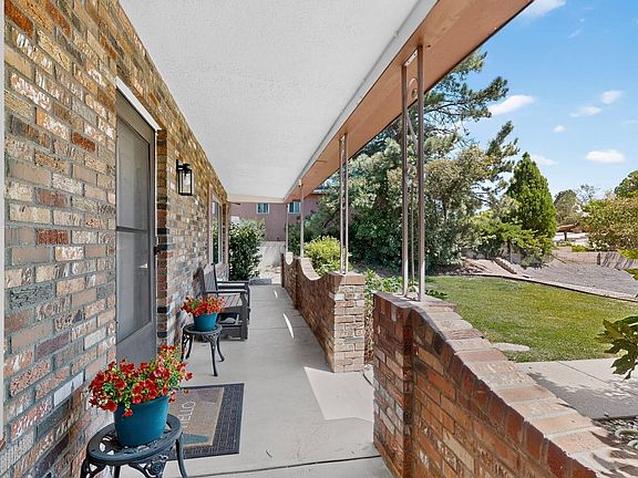 4th image of 3709 Valerie Pl NE