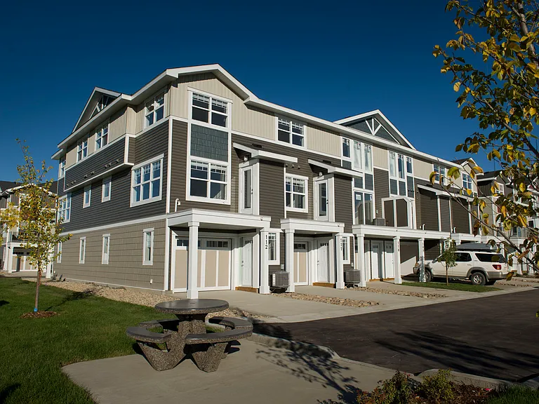 110 Baltzan Blvd — Photo 2