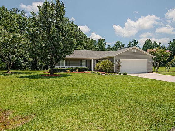 2nd image of 304 Gaston Ct