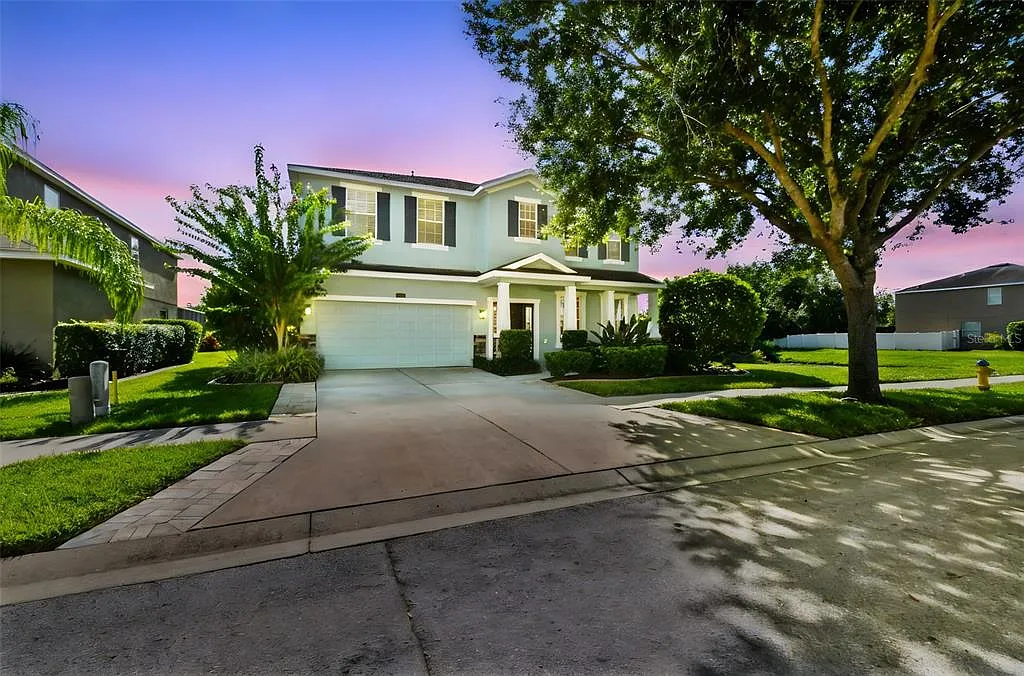 4 bed, 2.5 bath, 2731 sqft, $2,950 — Photo 1