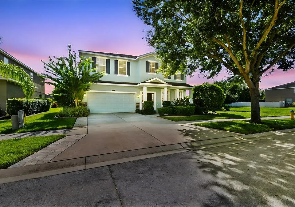 12320 Fairlawn Dr