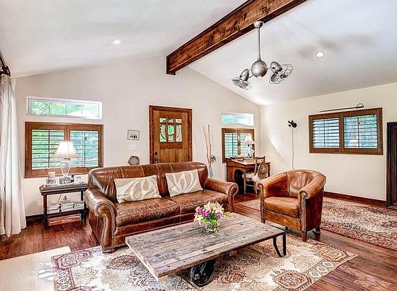3rd image of 2207 Alta Vista Ave