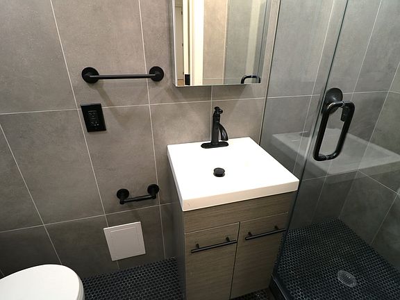 5th image of 35 Bedford St APT 1