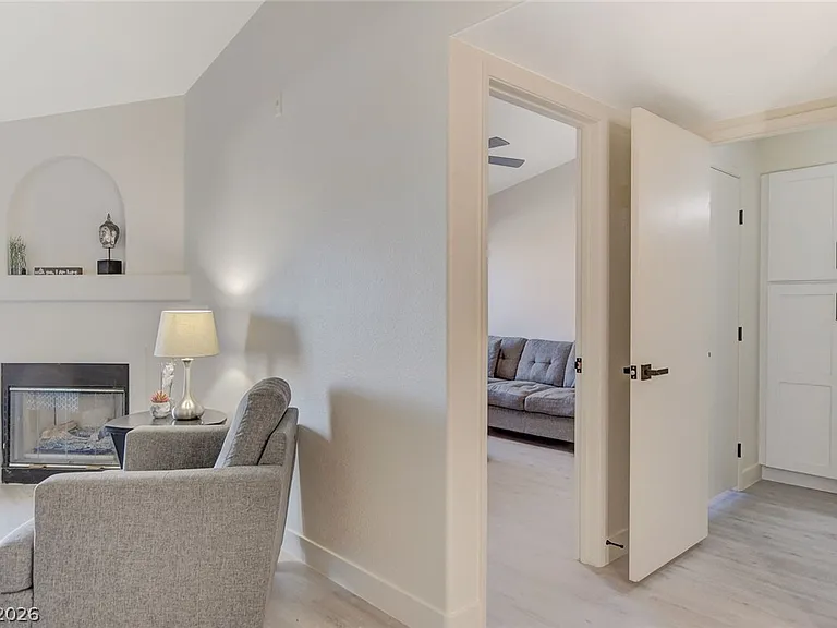 950 Seven Hills Dr #1422 — Photo 25
