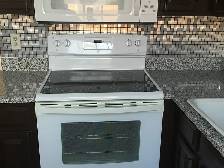 2405 Arlington Blvd — Photo 12