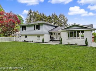 313 Sunset Rd, Moscow, PA 18444