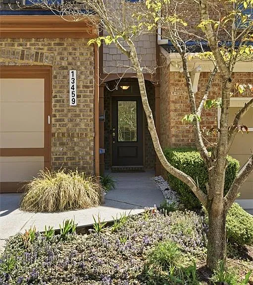 13459 Gardiner Ln — Photo 2