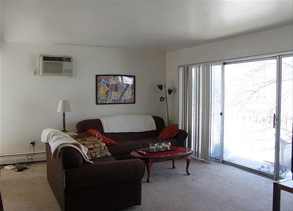 1313 State - Living Rm