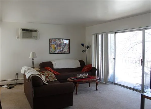 1313 State - Living Rm