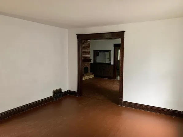 105 Fox St #1, La Porte, IN 46350