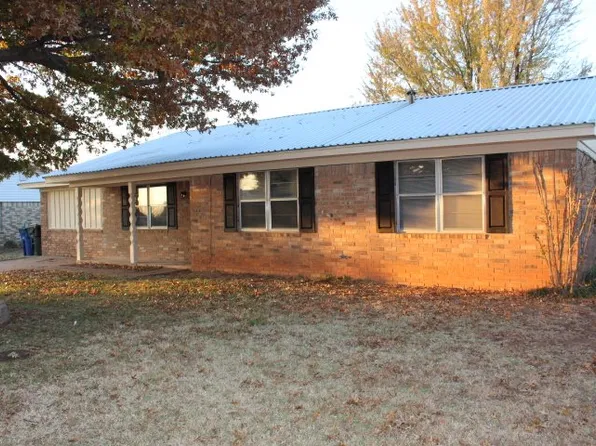 1003 W Choctaw St, Marlow, OK 73055