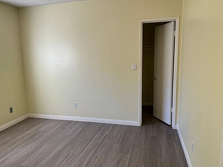 6065 California Ave — Photo 20