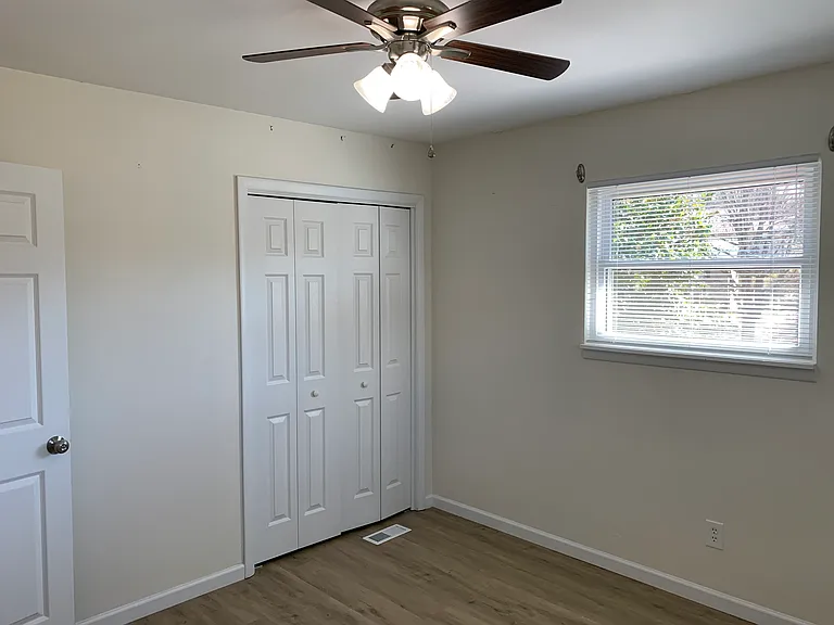 2806 Midfield Cir SE — Photo 12