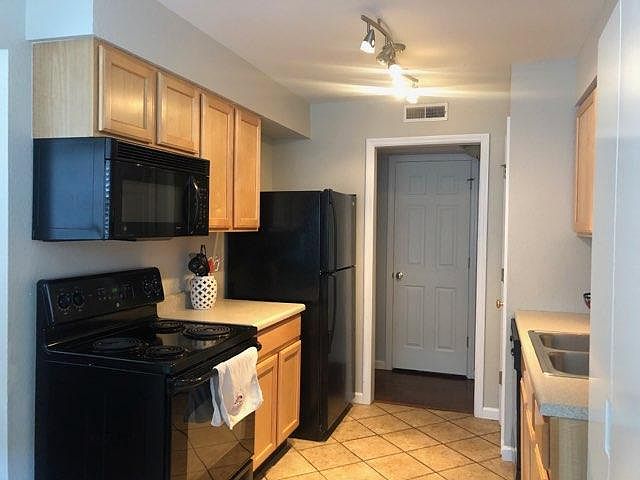 1st image of 2002 Greenglen Dr APT 302