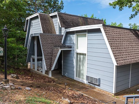 3rd image of 400 Hopetown Dr