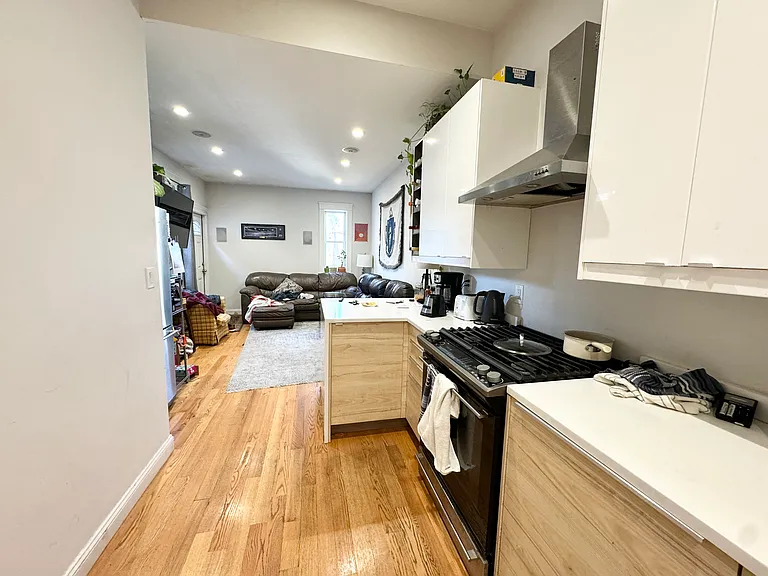 9 Grant St #1 — Photo 8