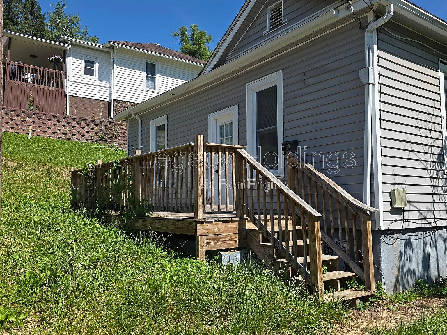 2 bed, 1.0 bath, 893 sqft, $1,250 — Photo 2