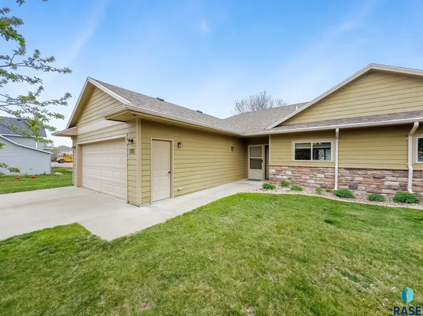 170 S Juniper Ave, Parker, SD 57053