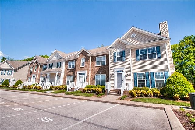 2nd image of 309 Newport Meadows Cir