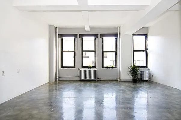 Sold by R New York | media 6