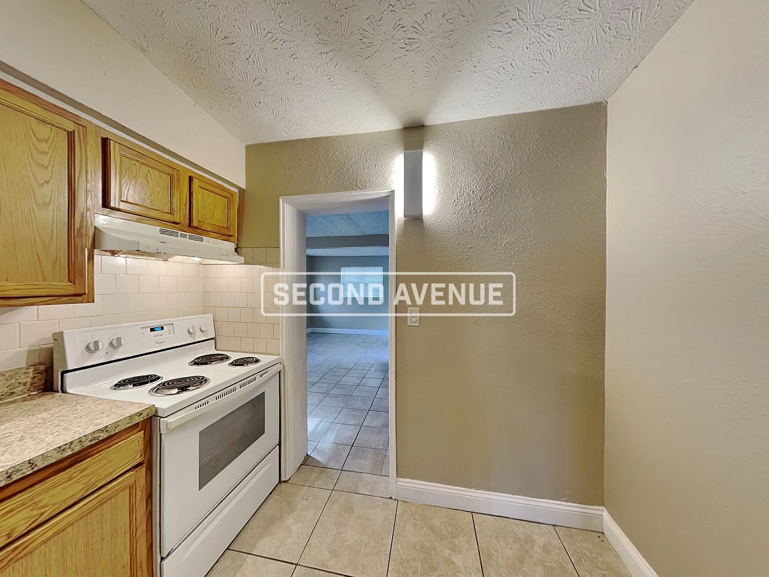 3 bed, 1.0 bath, 1336 sqft, $1,228 — Photo 4