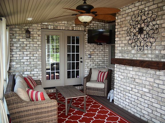 Screen Porch with cable.