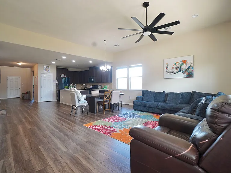 445 Arrowhead Vine St — Photo 2